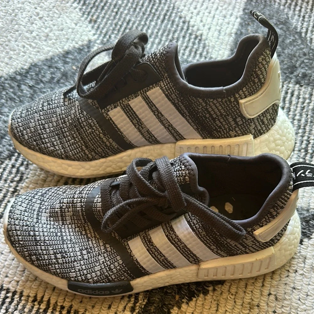 adidas White and Gray Athletic Shoes for Performance - Picture 3 of 8
